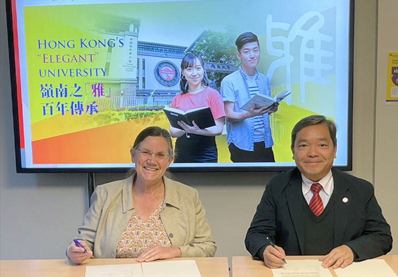 Prof Joshua Mok Ka-ho, Vice-President (right), signing a memorandum of understanding with Prof Charlotte Clarke, Executive Dean of the Faculty of Social Sciences and Health of Durham University in the UK (left).